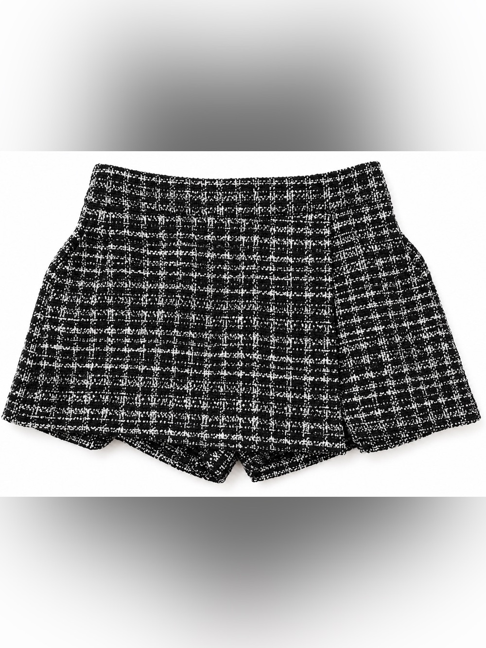 NWT thirty thirty black and white skort 5